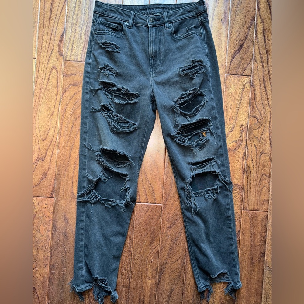 American Eagle ripped jeans size 6 Regular